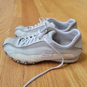 skechers size 6 womens tennis shoes, minimal wear